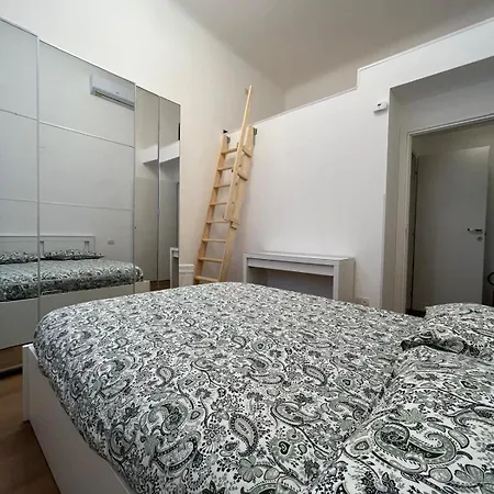 Modern In Dergano Appartement
