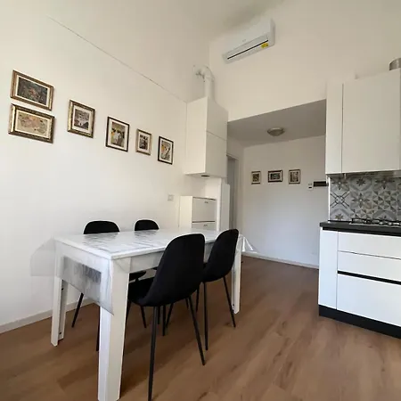Modern In Dergano شقة *