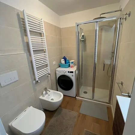 Apartman Modern In Dergano